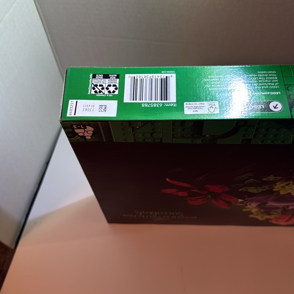 LEGO Succulents 10309 - Picture 9 of 9